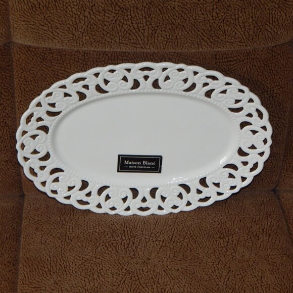 MAISON BLANC White Porcelain Cut Out Hearts Serving Oval Tray Platter 14x9.5 NWT - Picture 8 of 11
